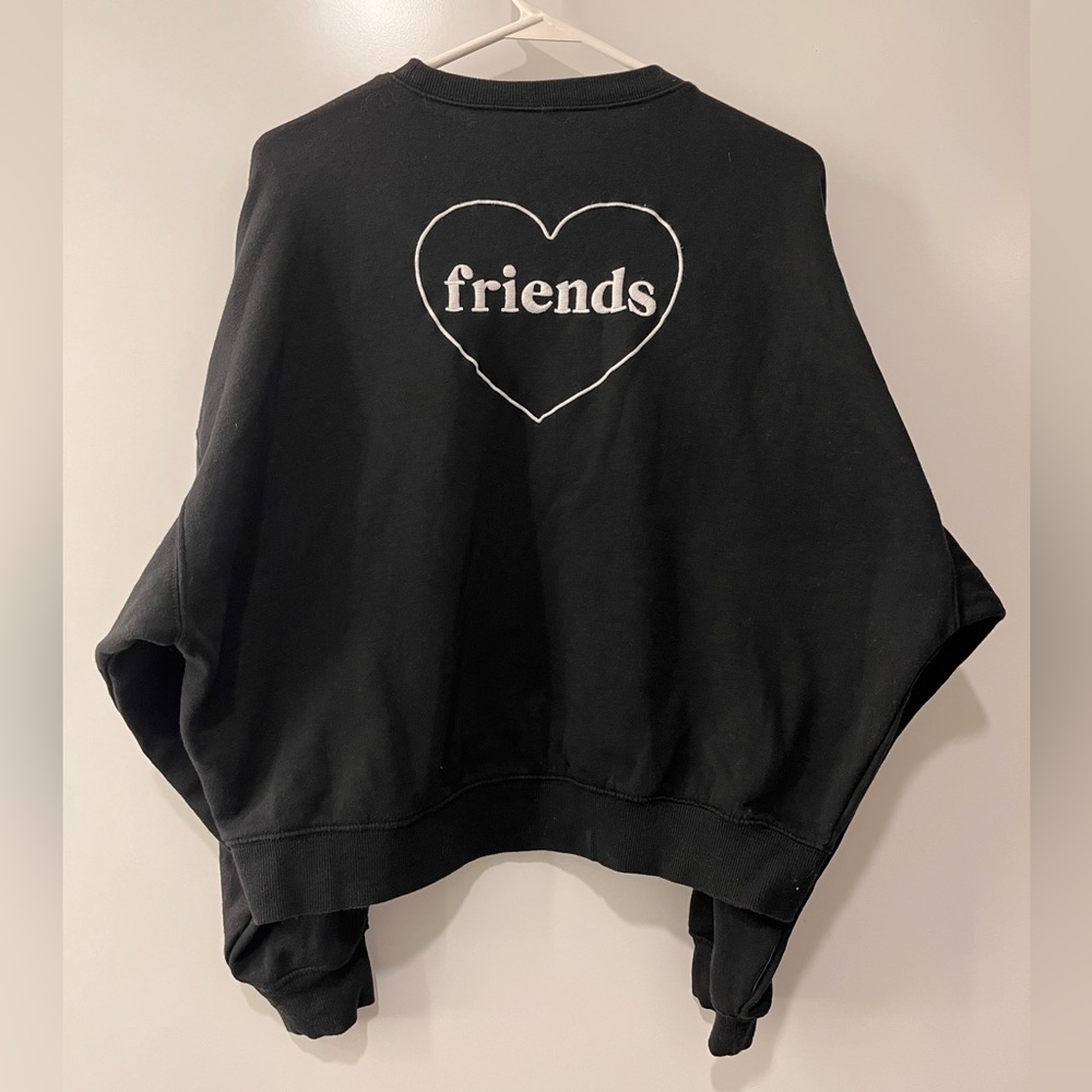 “FRIENDS FOREVER” H&M Sweatshirt